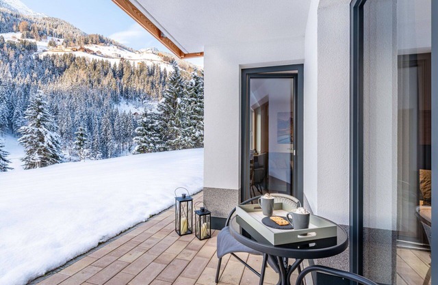Cosy apartment for 14 people with WIFI, TV and terrace