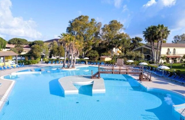 Cosy apartment for 4 people with A/C, pool, WIFI, TV and pets allowed