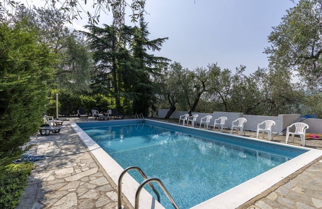 Cosy apartment for 4 guests with WIFI, pool, pets allowed and panoramic view