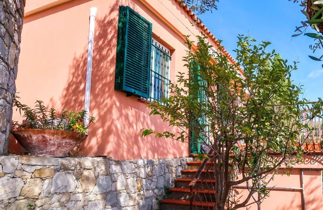 Cosy apartment for 4 people with WIFI, A/C, TV and terrace