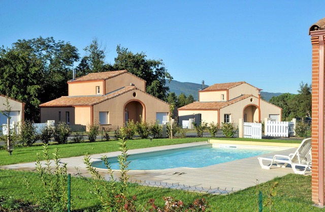 Cosy apartment in villa for 8 guests with private pool, TV, terrace and pets allowed