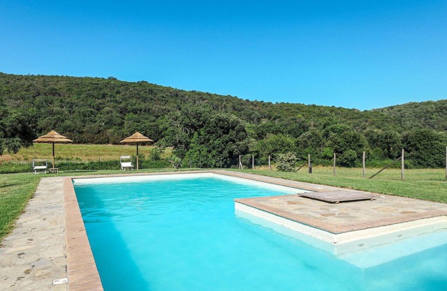 Cosy apartment in villa for 4 people with pool, WIFI, TV, patio and pets allowed