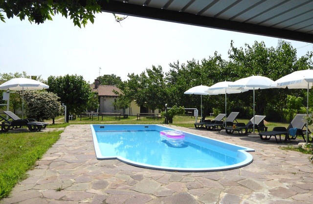Cosy apartment in villa for 4 guests with WIFI, A/C, pool and patio