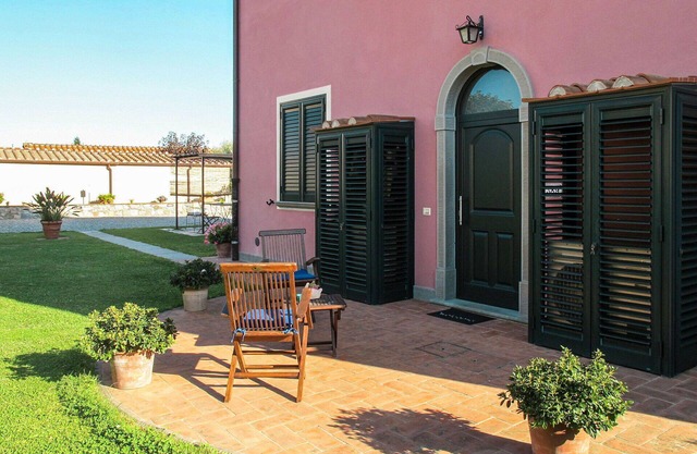 Cosy apartment in villa for 5 guests with WIFI, pool, A/C, TV and terrace