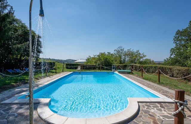 Cosy apartment in villa for 6 people with WIFI, pool, terrace and pets allowed