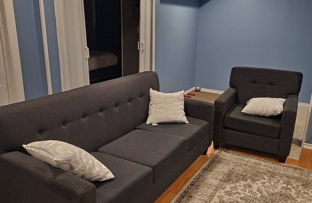 Cosy Basement Apartment on the East side.