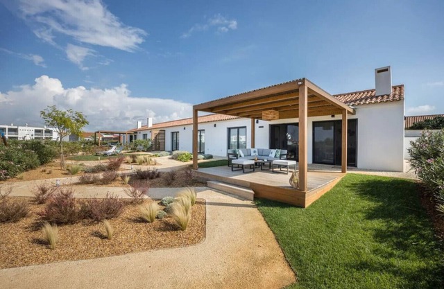 Cosy & Calm Rosemary Retreat in Rogil