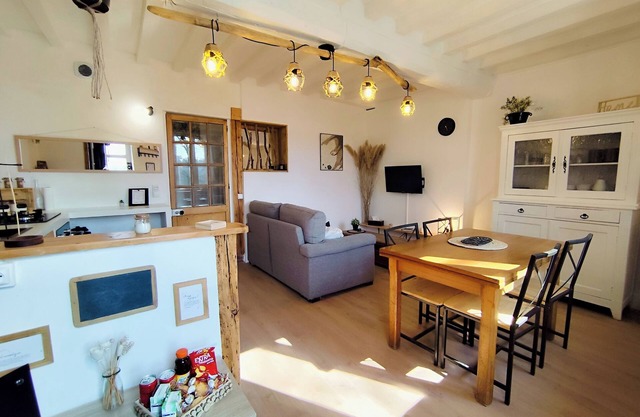 Cosy gîte garden terrace & dining options. Close to Disney