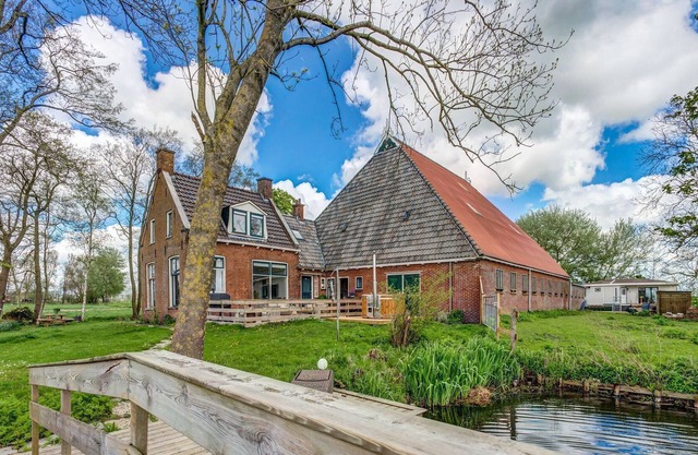 Cosy Holiday Home in Suwald with Hot Tub