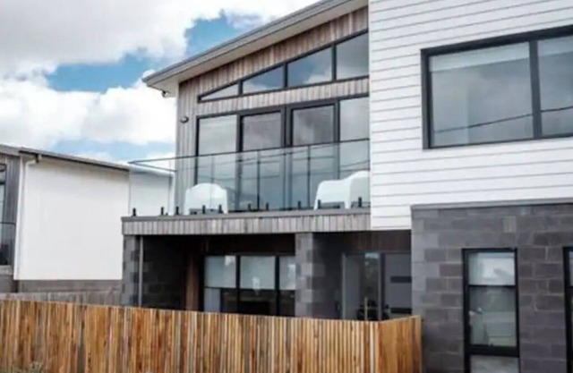 Cosy, luxury beachside getaway