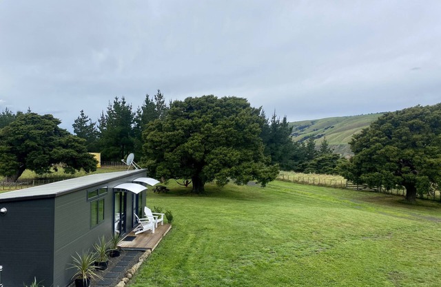 Cosy Rural Getaway Close to Martinborough Wine Village
