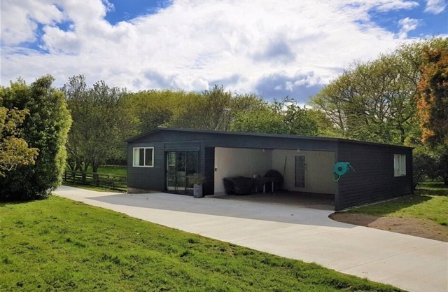 Cosy, self contained unit.