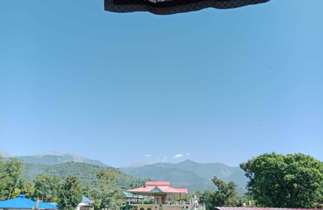 Cosy ski retreat on Copper Mountain w/artist studio. Pet-Friendly!