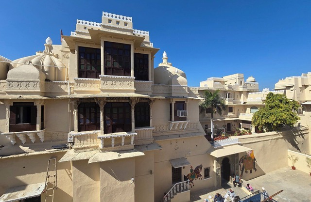 Cosy suite room in Remodeled historicalnPalace built in 1578 AD