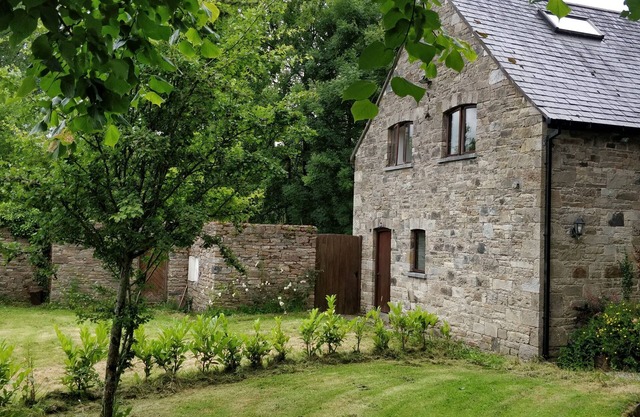 Cosy two bedroom lodge on the edge of Raheen Woods