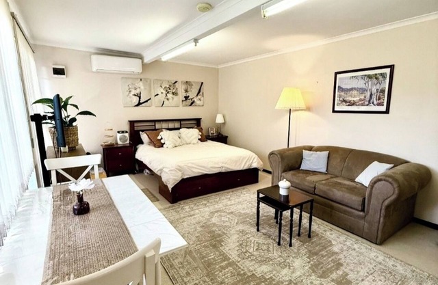 Cosy unit at Modbury