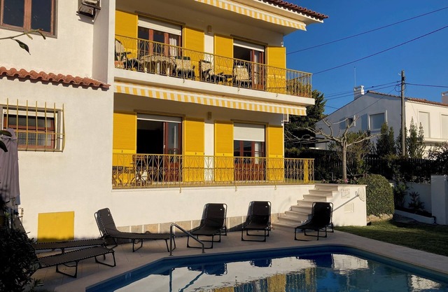 Cosy villa with pool at 5 minutes walk to the beach on the Sintra Coast