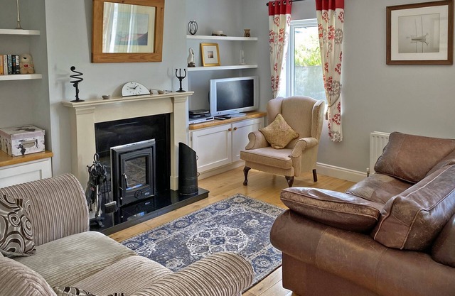 Cottage 322 - Cleggan - sleeps 8 guests in 4 bedrooms
