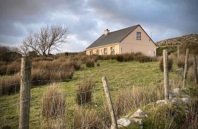 Cottage 427 - Clifden - sleeps 6 guests in 3 bedrooms