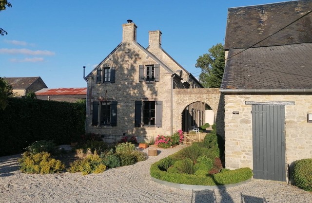 Cottage Avec Piscine à Quelques Minutes de Bayeux et des Plages du Dday