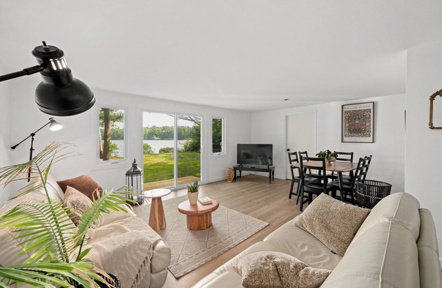 Cottage by the lake - cozy escape