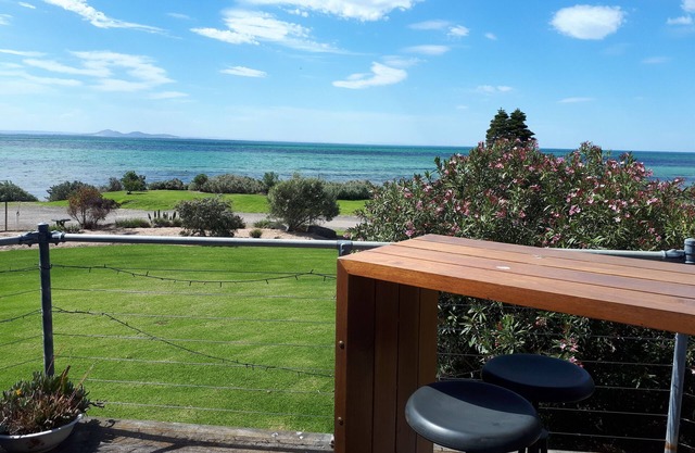 Cottage by the sea and only an hour and a quarter from Melbourne.