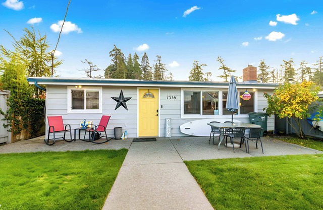 Cottage & Cabana between creek and Bay