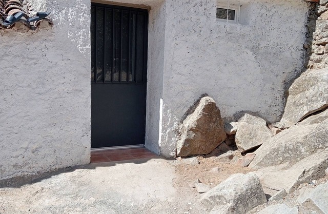 Cottage 'El Granero' with Shared Pool and Shared Garden