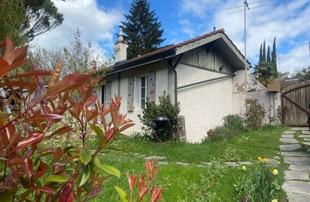 Cottage for 4 people in Geneva with a large garden
