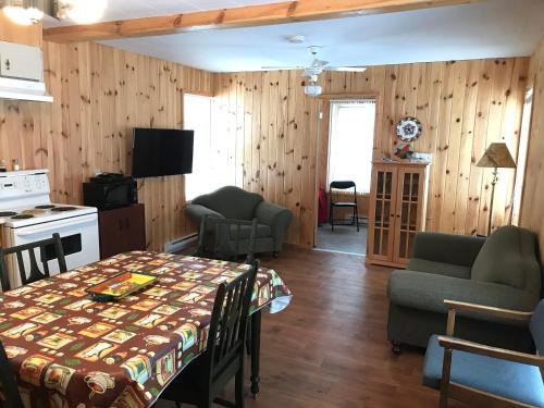 Cottage for rent for vacations in nature - near Lac-à-Jim