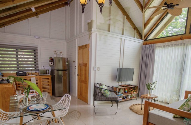 Cottage/House with Pool in the mayan jungle & tree house- 2 miles from beach.