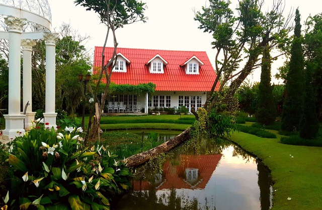 cottage in a peaceful and gardens,temples,convenience and downtown in 20 minutes