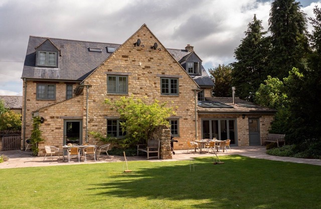 Cottage in Kingham with Private Pool