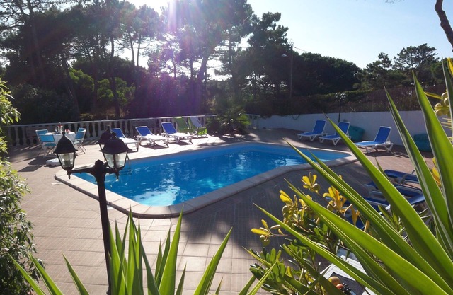 Cottage in Praia das Maçãs with a heated swimming pool