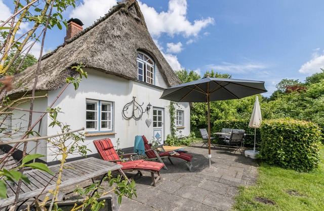 Cottage "Kleiner Knopp" with Private Garden & Wi-Fi