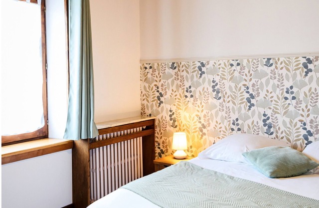 Cottage 'Le Prunier' with Shared Garden and Wifi