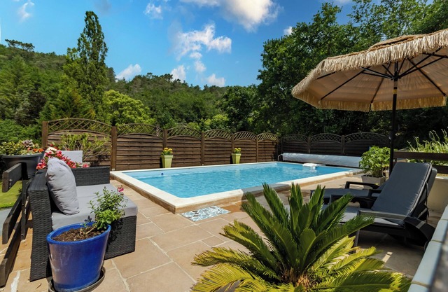 Cottage 'Les Gaps En Périgord Noir' with Shared Pool, Terrace and Private Garden