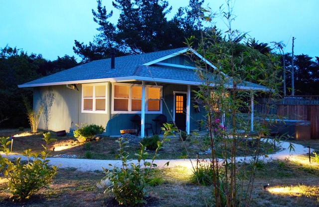Cottage Nestled Away in Point Reyes Village