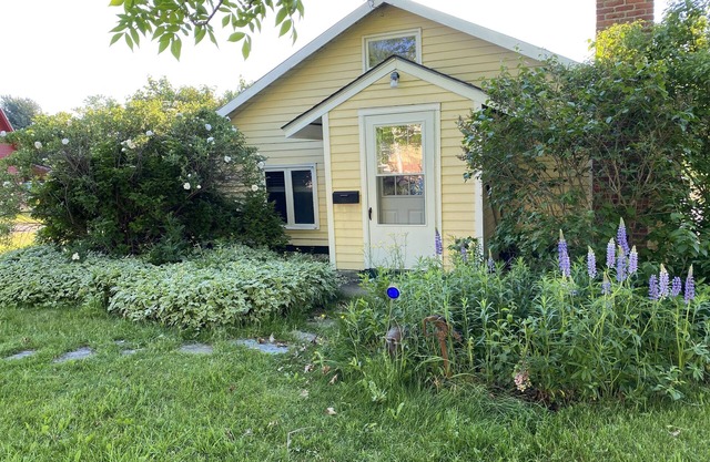 Cottontail Cottage with SAUNA and Fireplace