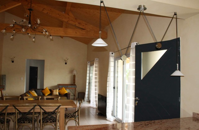 Couiza, near Carcassonne, high spec, luxury house, sleeps 8 with pool.