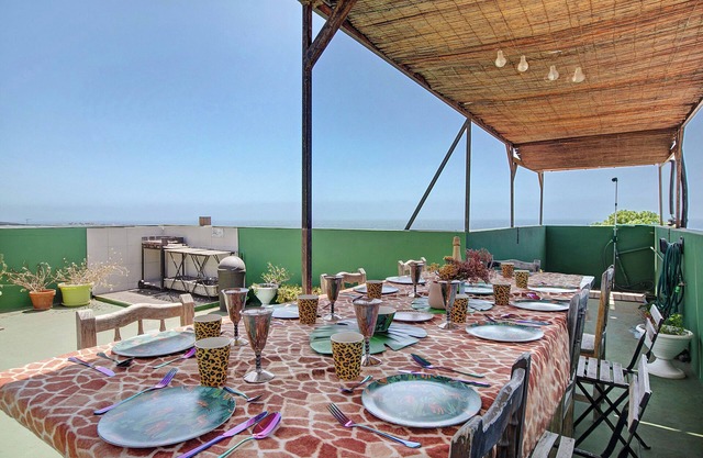 Country House "Hacienda La Extremeña" with Sea Views, Private Terrace and Wi-Fi