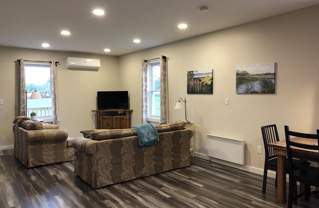 Country farm apt. with A/C and an ocean view. 1000 sq ft