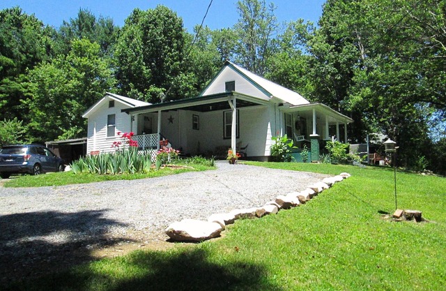 Country Farmhouse, Bristol Casino, Fall time, Leaf peeking season, Hiking/Biking