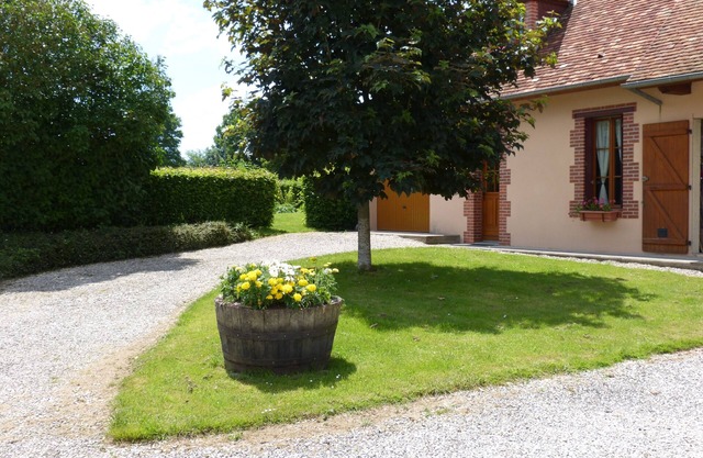COUNTRY GITE CHARACTER HOUSE WITH HEATED OUTDOOR POOL