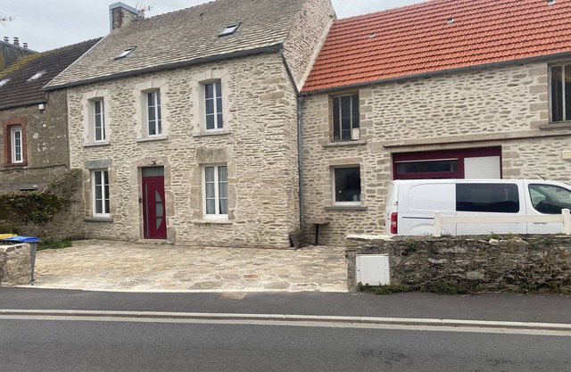 Country house, 50 m from the beach, close to all amenities, private parking