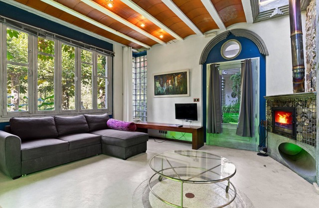 Country House 'Zentralclub Proton' with Mountain View, Private Terrace and Wi-Fi