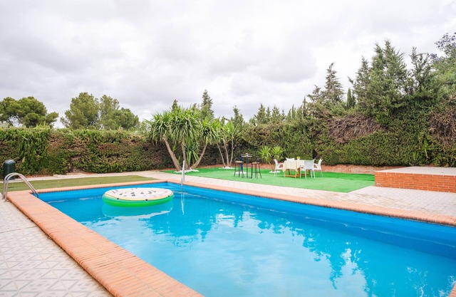 Country House 'Acogedora Casita Rural De Invitados' with Shared Pool, Wi-Fi and Air Conditioning