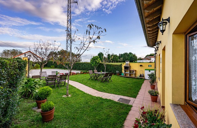 Country House 'Apartamento Naranja' with Shared Garden