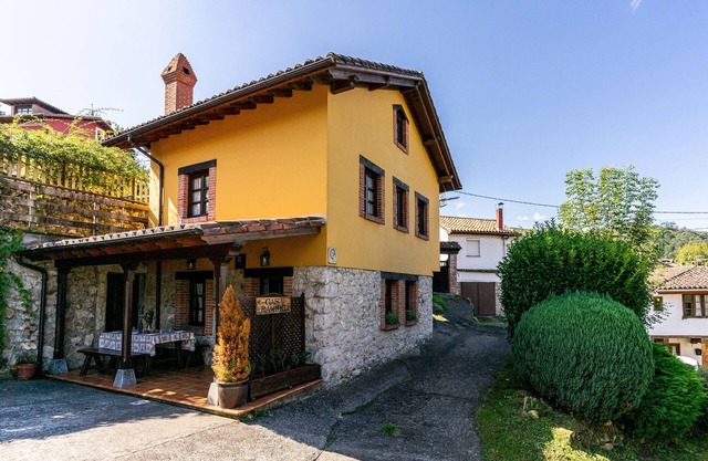 Country House 'Casa Raquel' with Mountain View and Private Garden