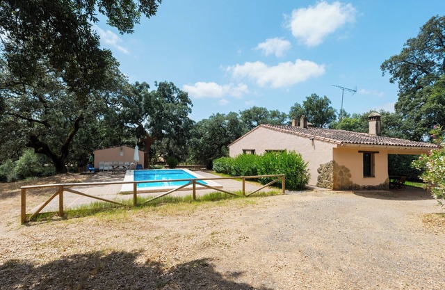 Country House 'Casa El Chopo' with shared pool